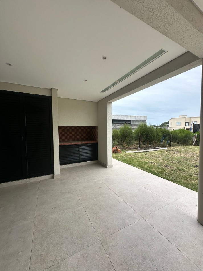 CASA 4 AMBIENTES EN RUMENCO JOVEN