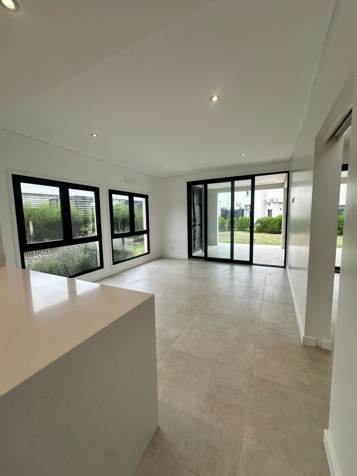 CASA 4 AMBIENTES EN RUMENCO JOVEN