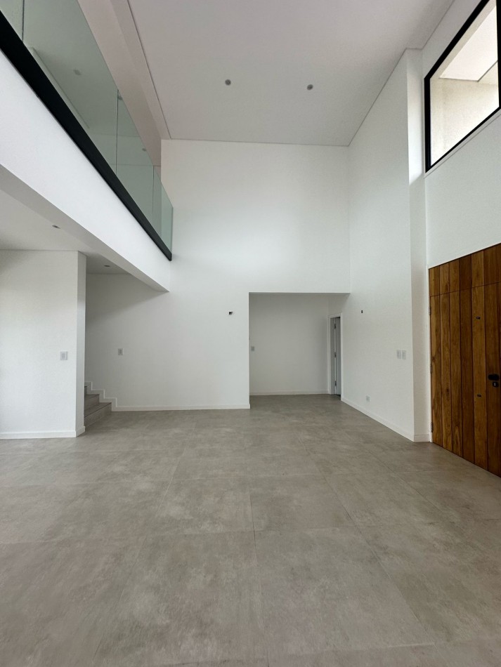 CASA 4 AMBIENTES EN RUMENCO JOVEN