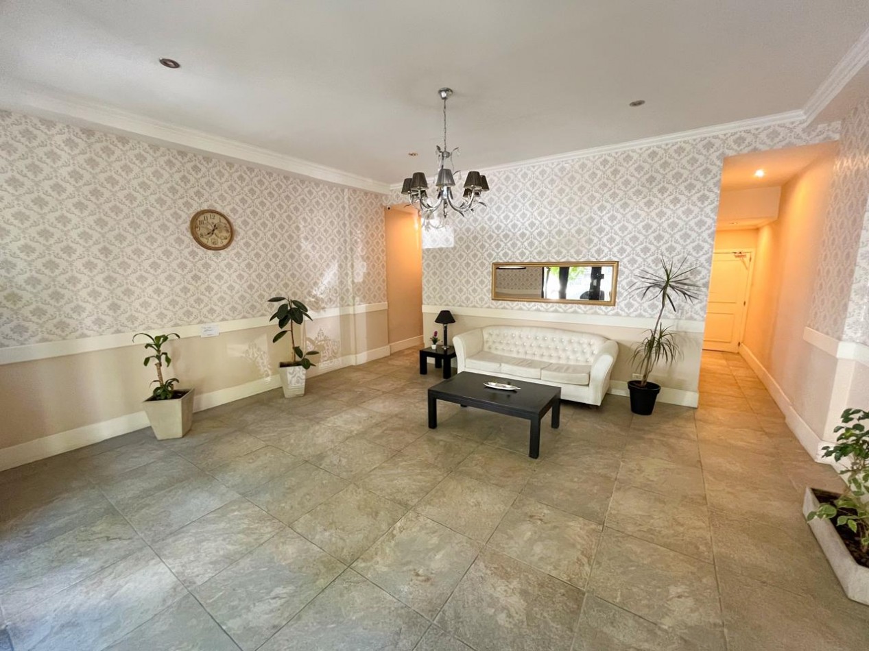 VENTA DEPARTAMENTO 2 AMBIENTES CON COCHERA EDIFICIO LE TEMPS