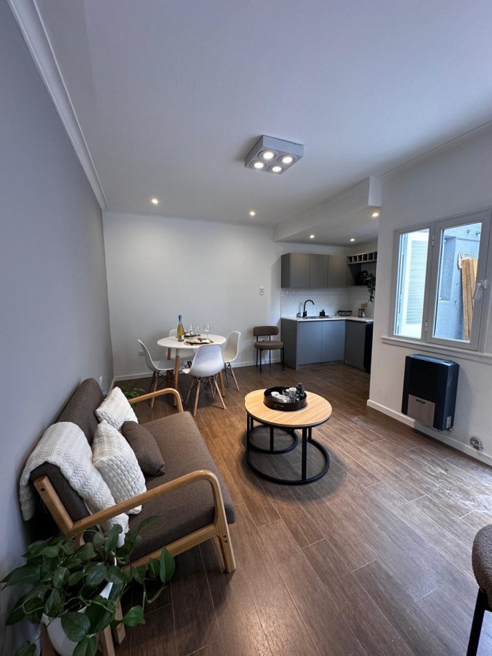 PH 2 AMBIENTES CON PATIO RECICLADO EN LA PERLA