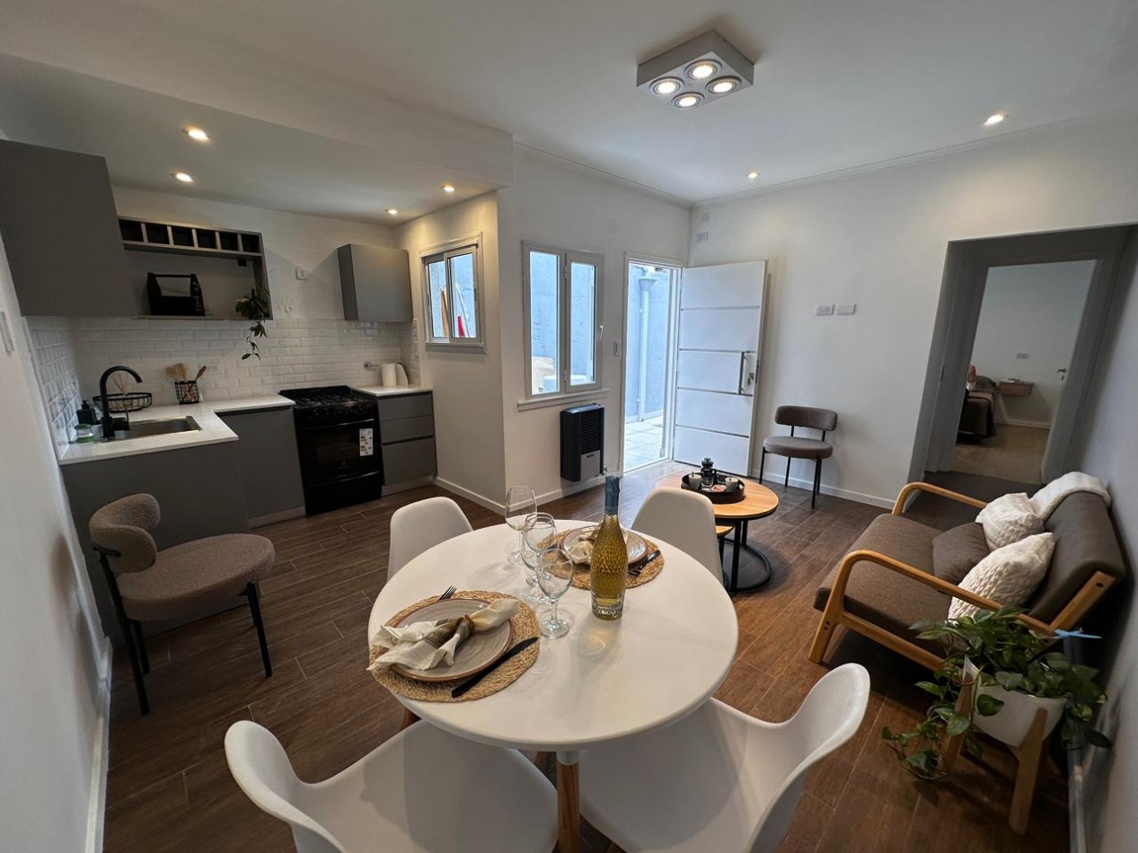 PH 2 AMBIENTES CON PATIO RECICLADO EN LA PERLA