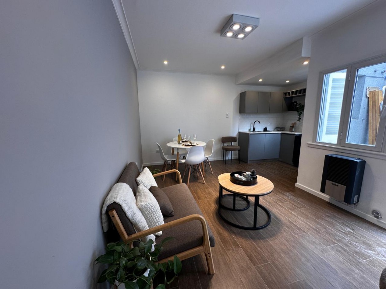 PH 2 AMBIENTES CON PATIO RECICLADO EN LA PERLA