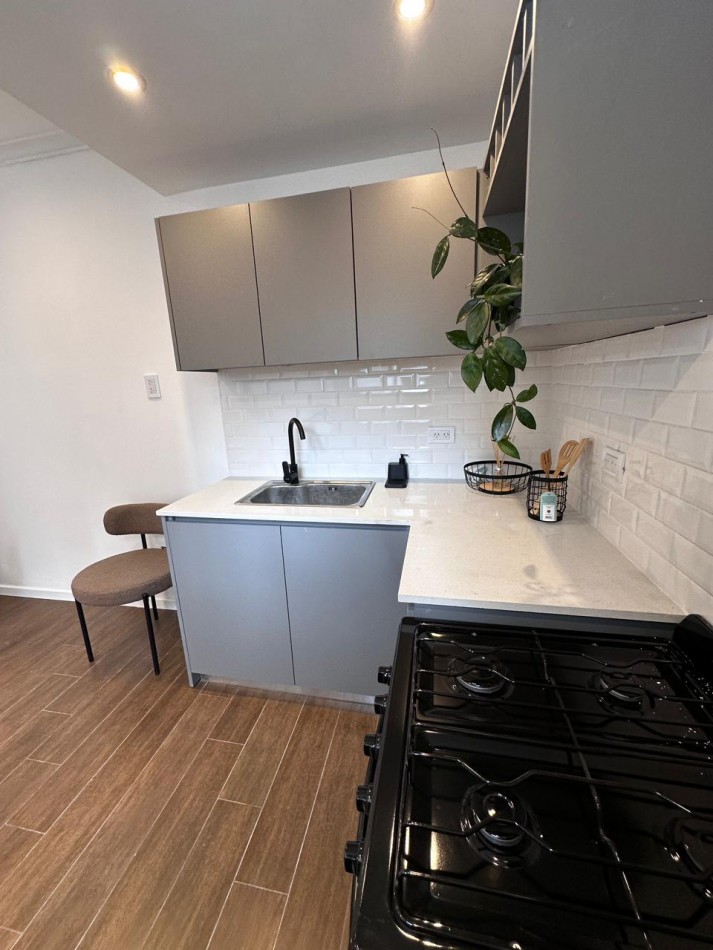 PH 2 AMBIENTES CON PATIO RECICLADO EN LA PERLA