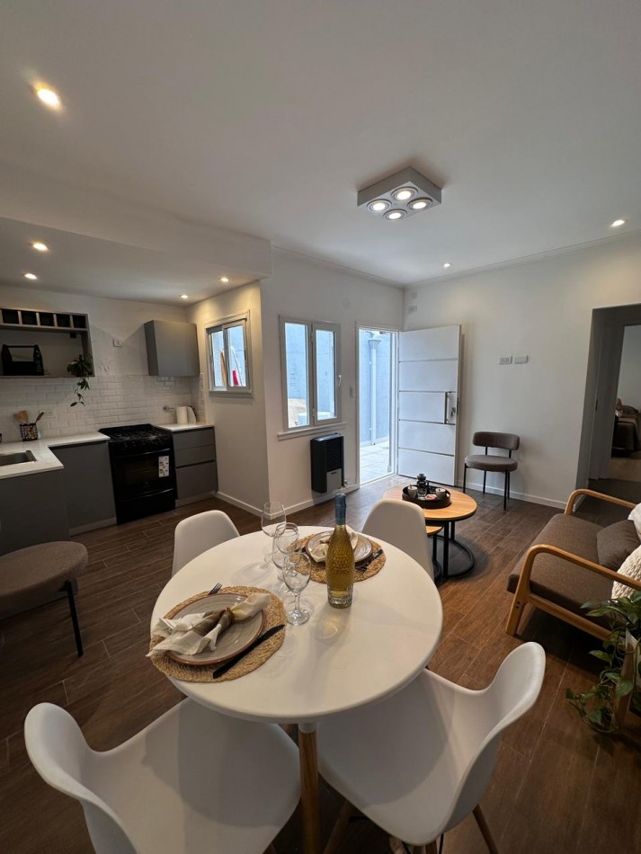 PH 2 AMBIENTES CON PATIO RECICLADO EN LA PERLA