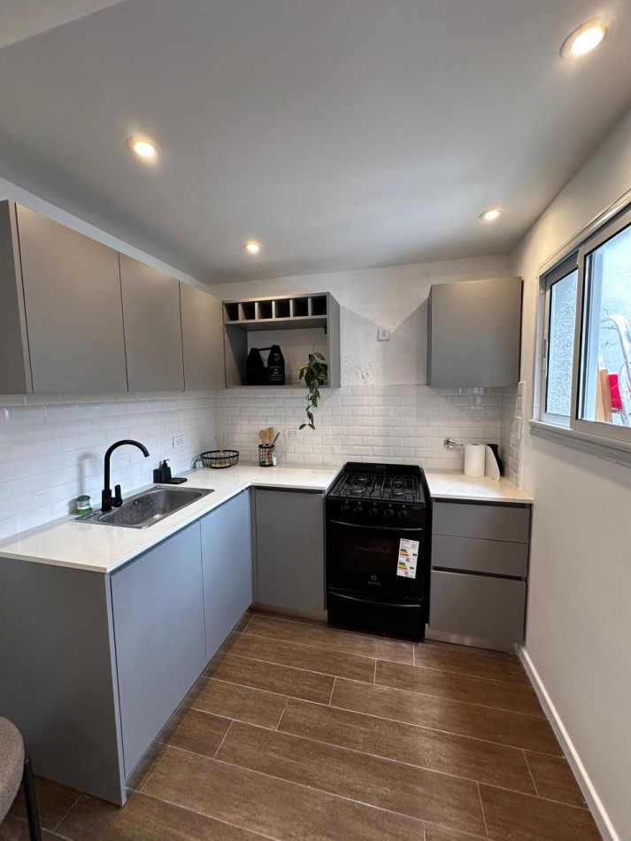 PH 2 AMBIENTES CON PATIO RECICLADO EN LA PERLA