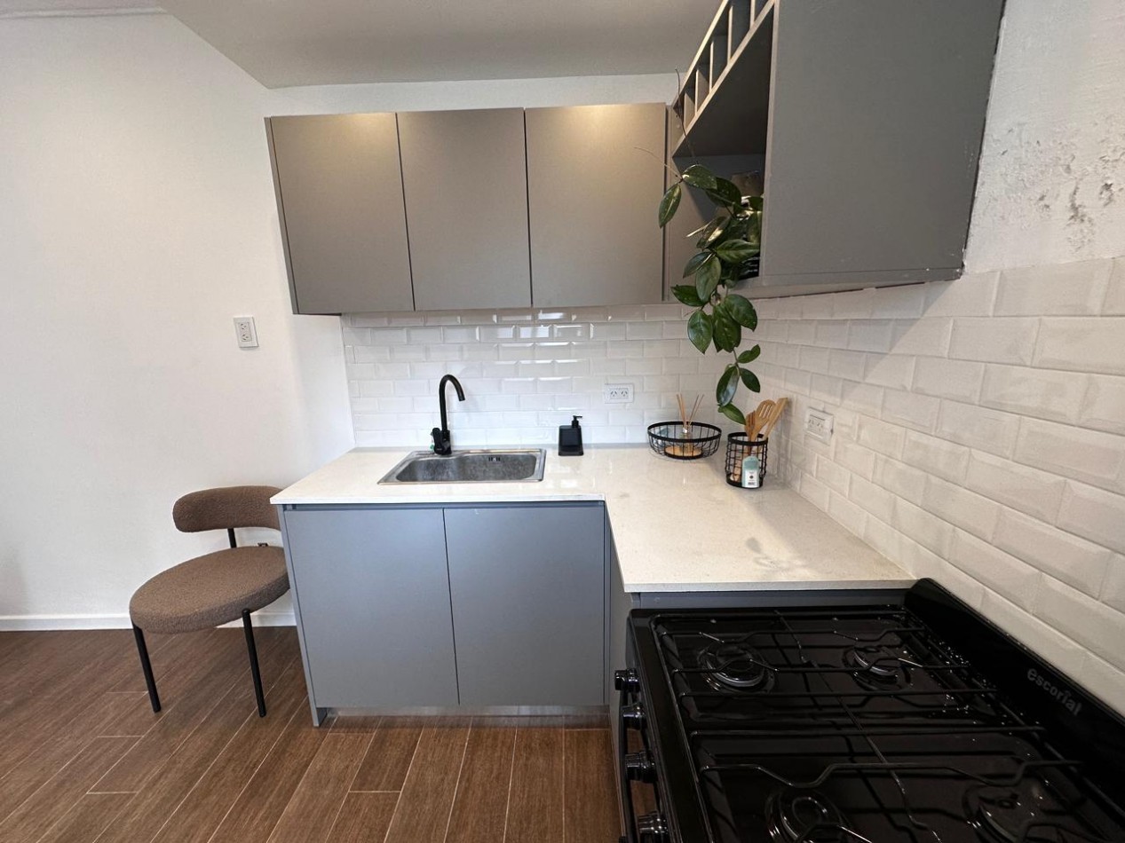 PH 2 AMBIENTES CON PATIO RECICLADO EN LA PERLA