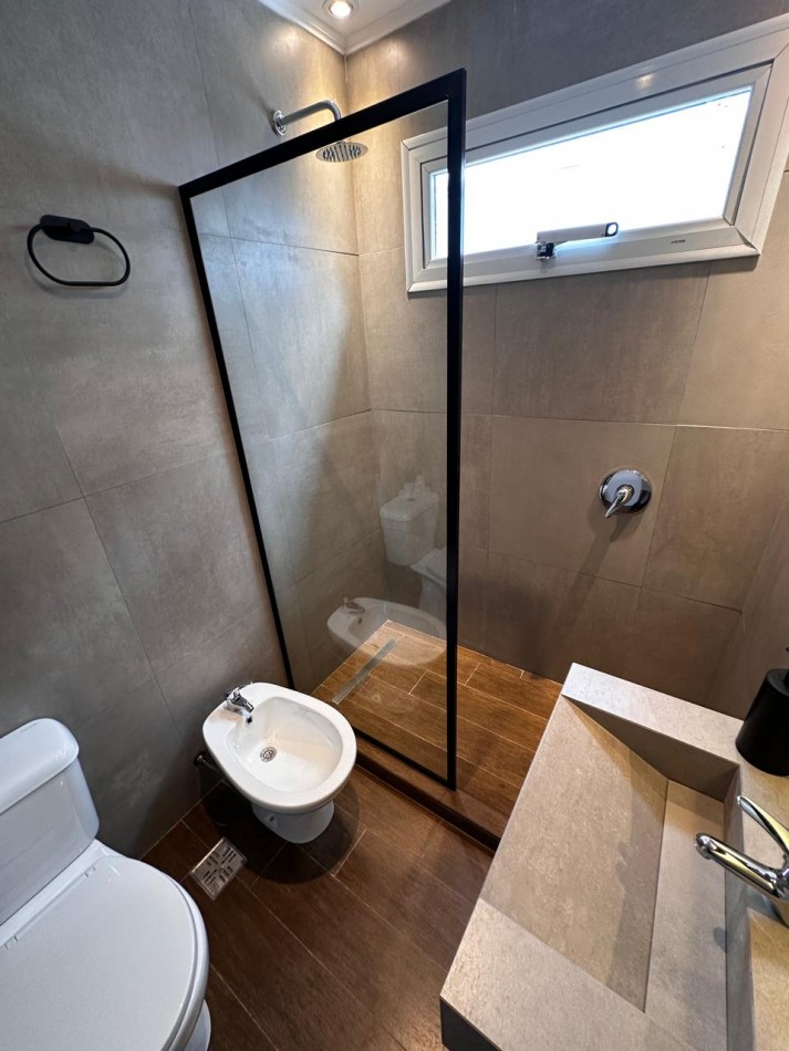 PH 2 AMBIENTES CON PATIO RECICLADO EN LA PERLA