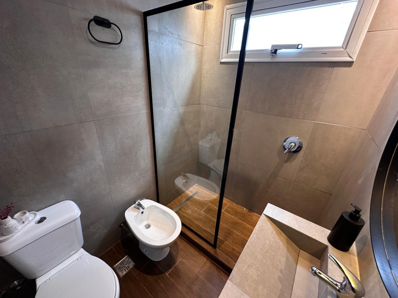 PH 2 AMBIENTES CON PATIO RECICLADO EN LA PERLA