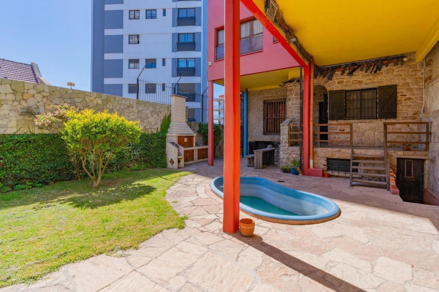 VENTA IMPORTANTE CHALET EN LA PERLA