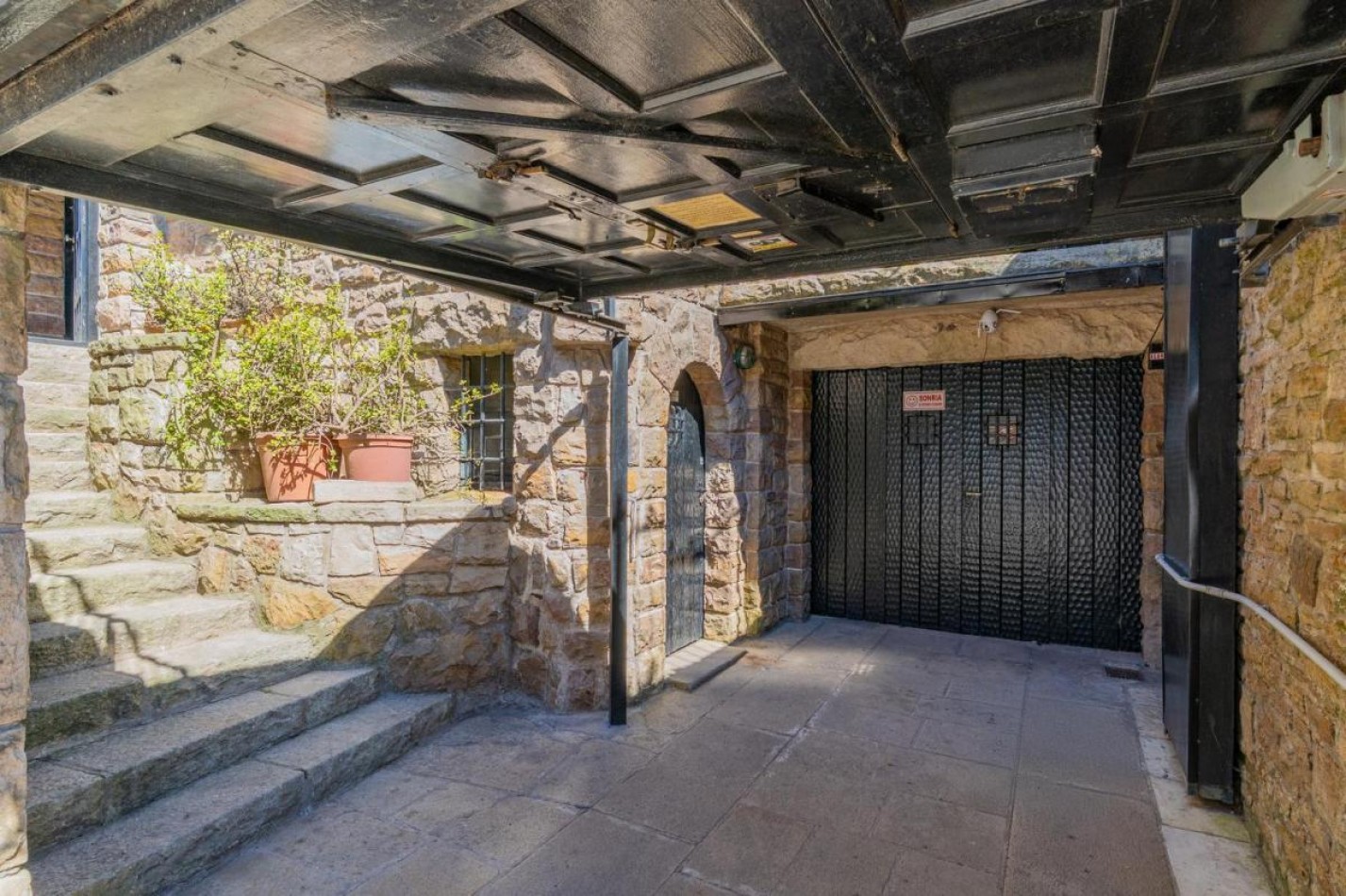 VENTA IMPORTANTE CHALET EN LA PERLA