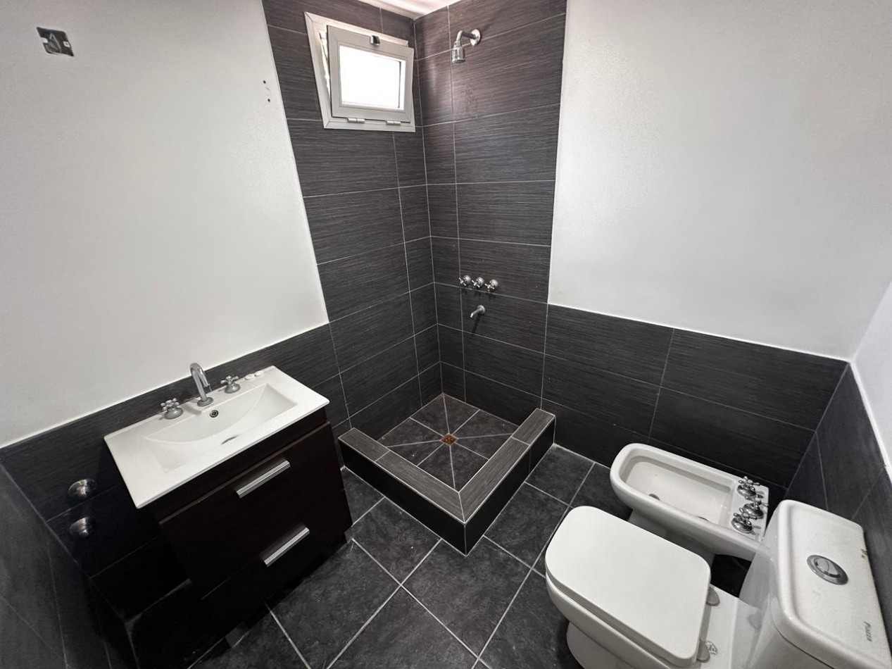 VENTA PH 3 AMBIENTES A LA CALLE 