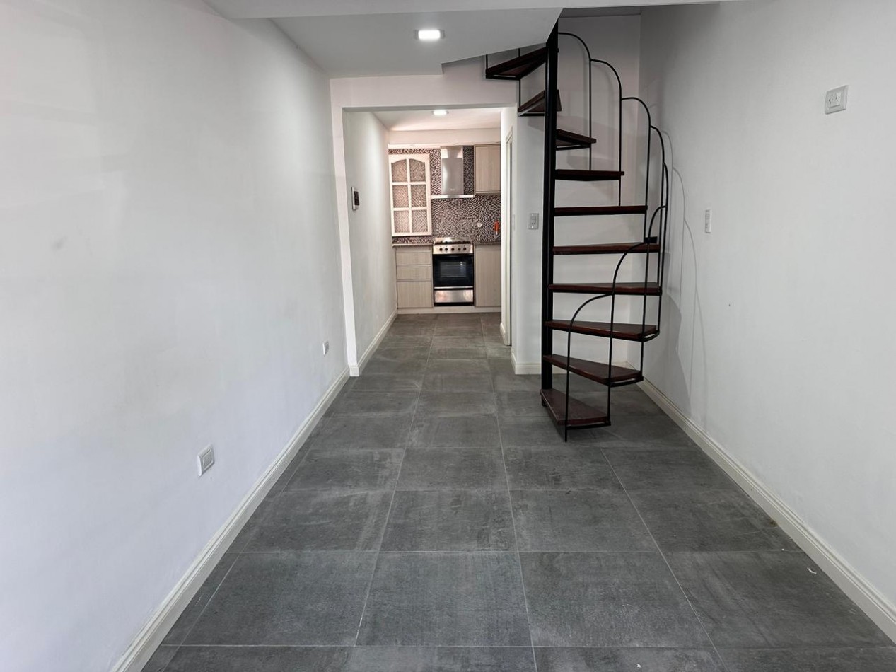 VENTA PH 3 AMBIENTES A LA CALLE 