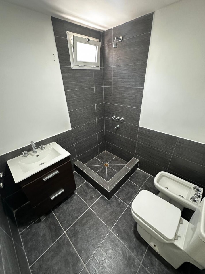 VENTA PH 3 AMBIENTES A LA CALLE 