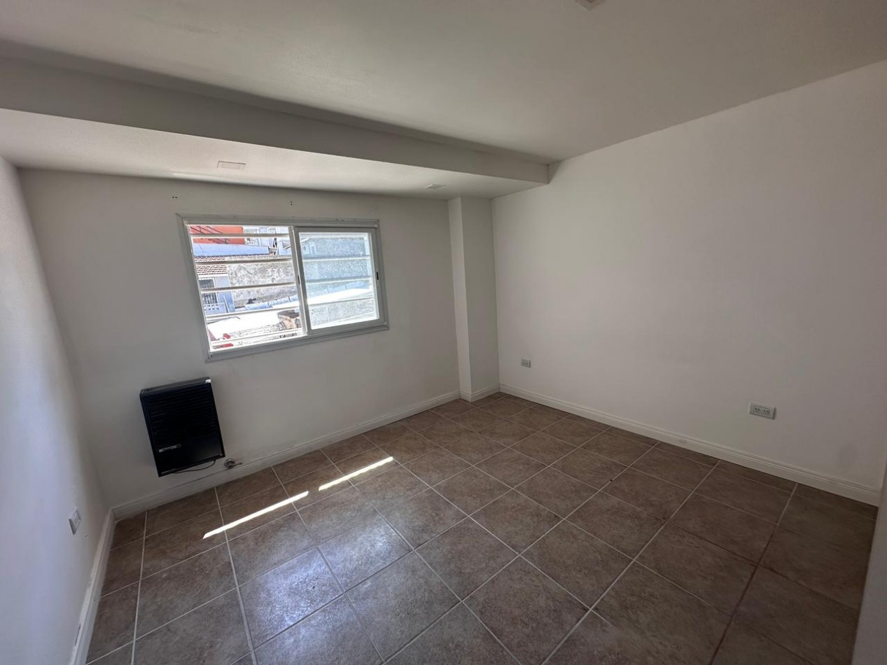 VENTA PH 3 AMBIENTES A LA CALLE 