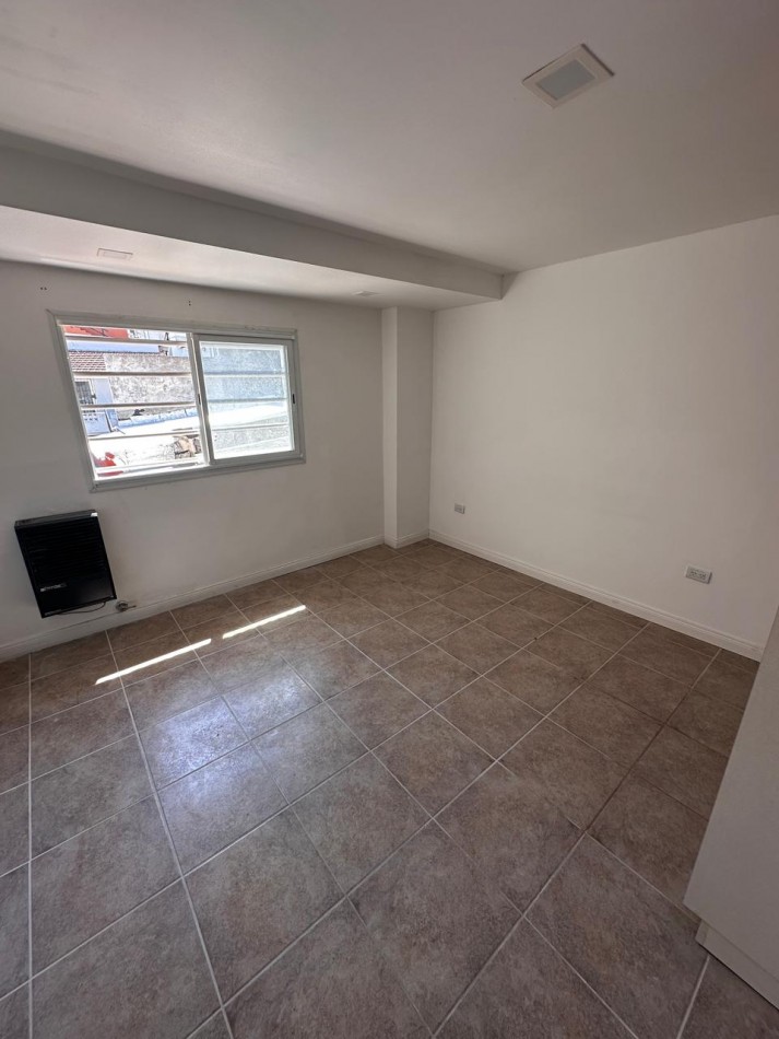 VENTA PH 3 AMBIENTES A LA CALLE 