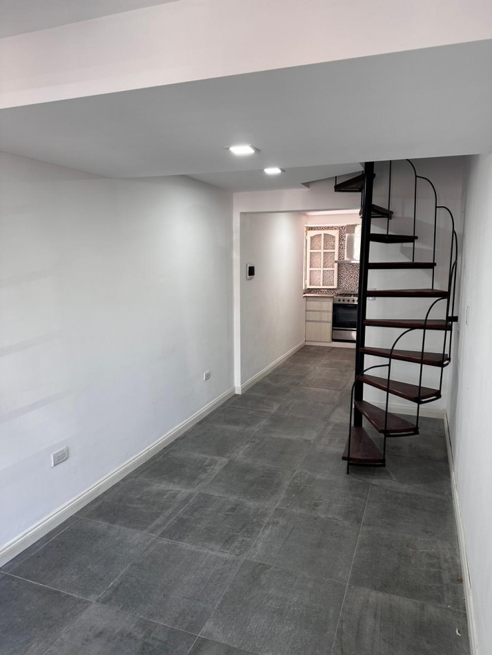 VENTA PH 3 AMBIENTES A LA CALLE 