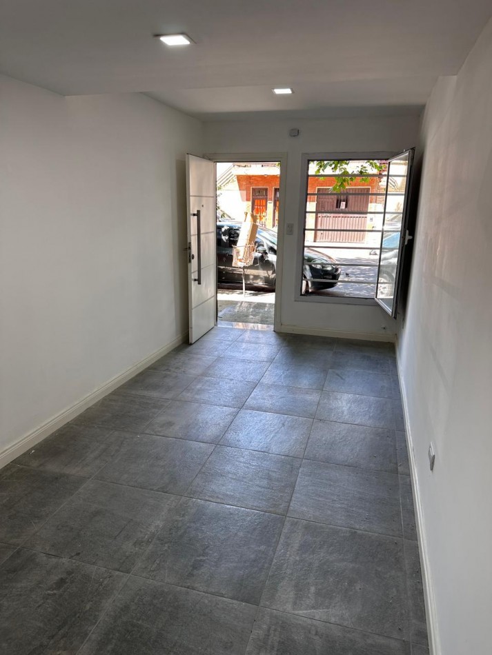 VENTA PH 3 AMBIENTES A LA CALLE 