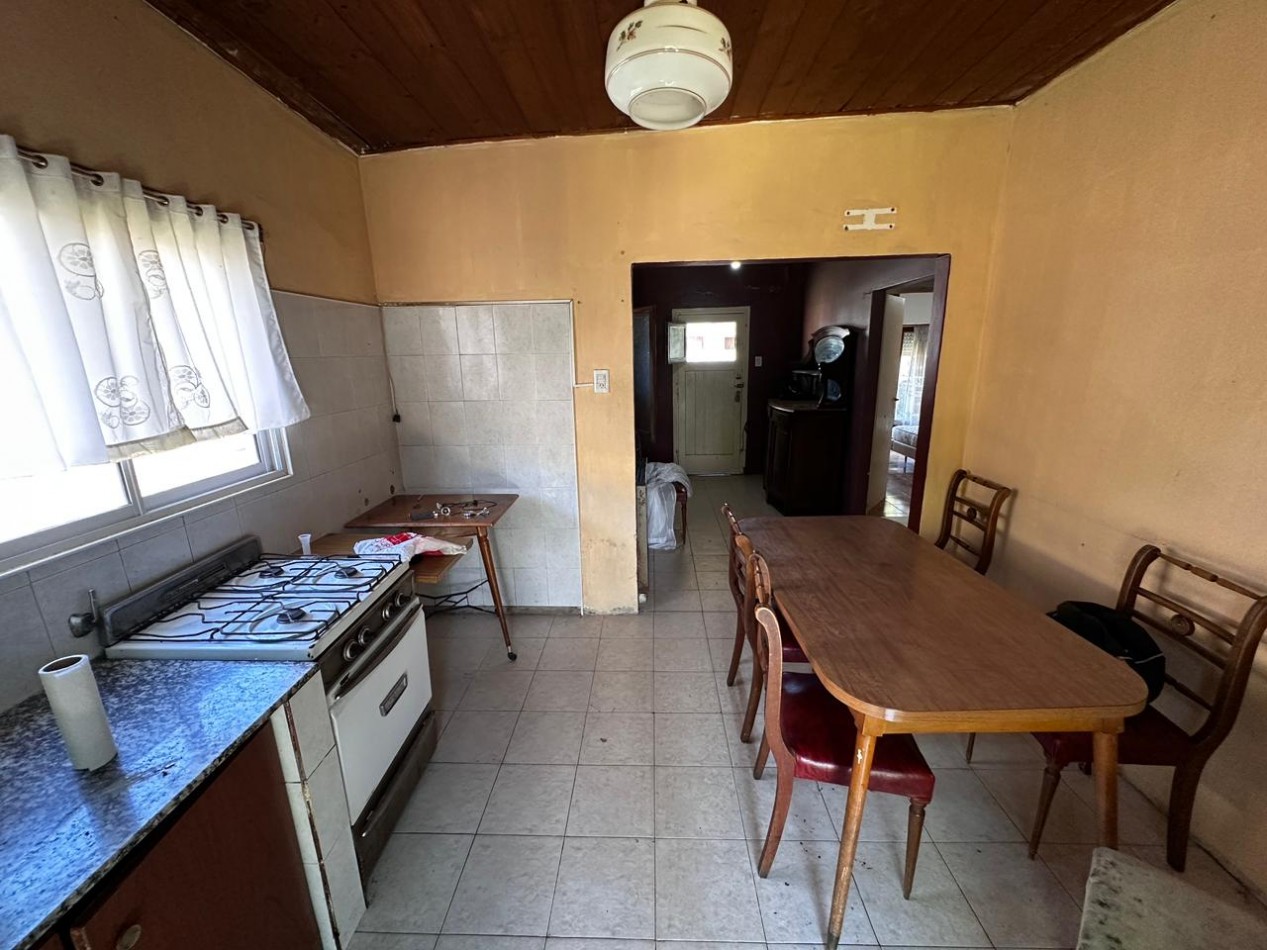 VENTA CASA 3 AMBIENTES CON PARQUE