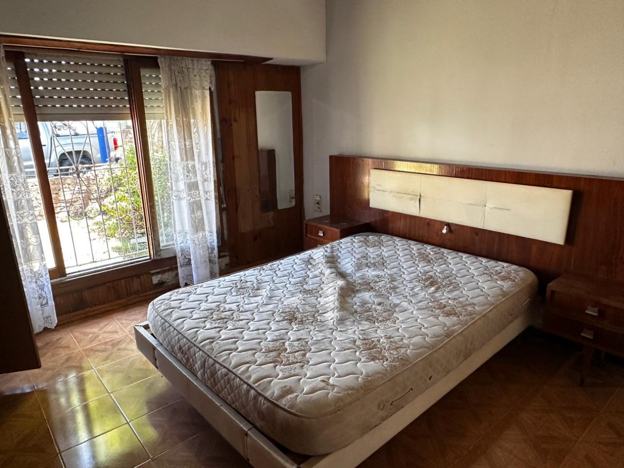 VENTA CASA 3 AMBIENTES CON PARQUE