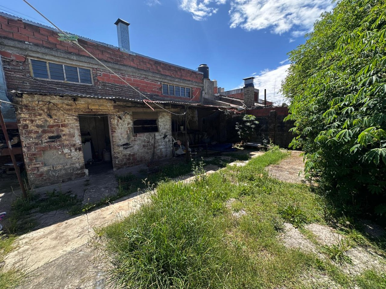 VENTA CASA 3 AMBIENTES CON PARQUE