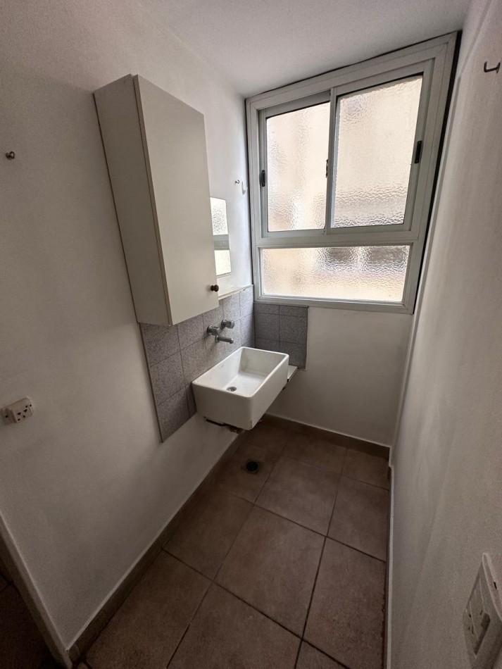 VENTA DEPARTAMENTO 2 AMBIENTES CON DEPENDENCIA Y BALCON