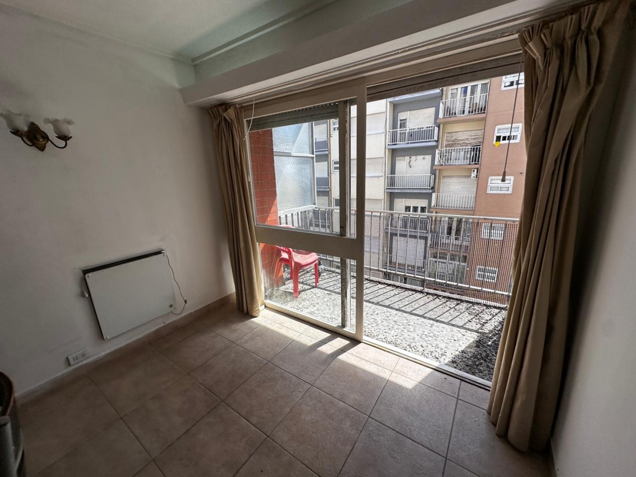 VENTA DEPARTAMENTO 2 AMBIENTES CON DEPENDENCIA Y BALCON