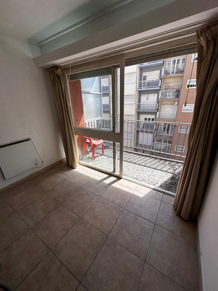VENTA DEPARTAMENTO 2 AMBIENTES CON DEPENDENCIA Y BALCON