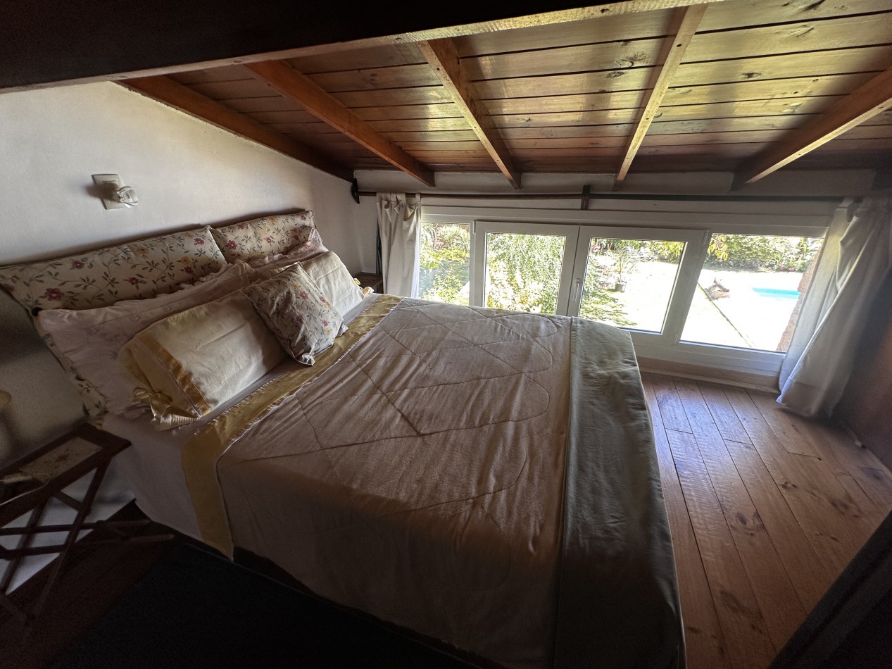 CHALET 5 AMBIENTES DE CATEGORIA CON PARQUE Y PILETA BARRIO LA FLORIDA