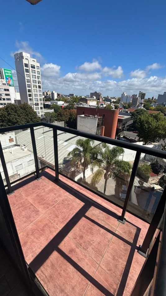 VENTA DEPARTAMENTO 2 AMBIENTES CON COCHERA EDIFICIO LE TEMPS