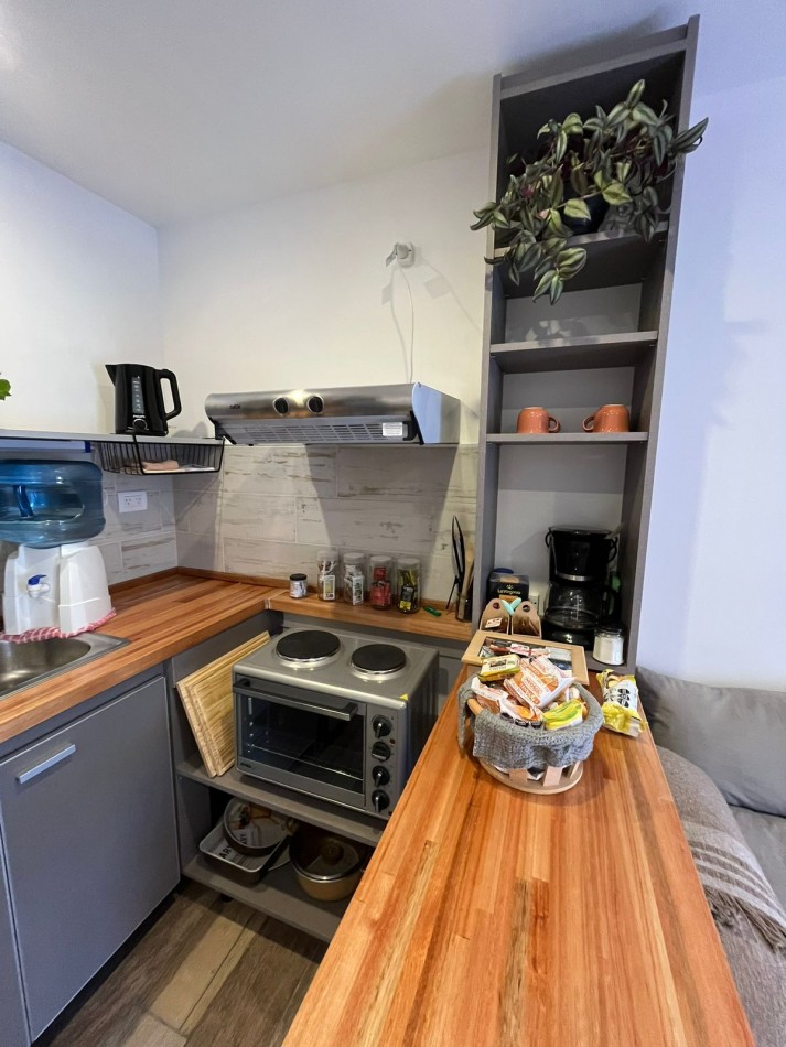 VENTA CASA 4 AMBIENTES + DEPARTAMENTO