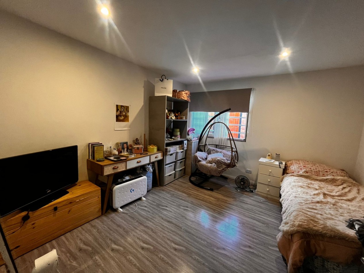 VENTA CASA 4 AMBIENTES + DEPARTAMENTO