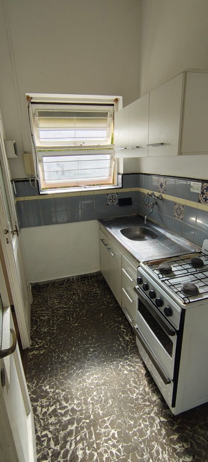 ALQUILER PH DE 2 AMBIENTES ZONA LA PERLA