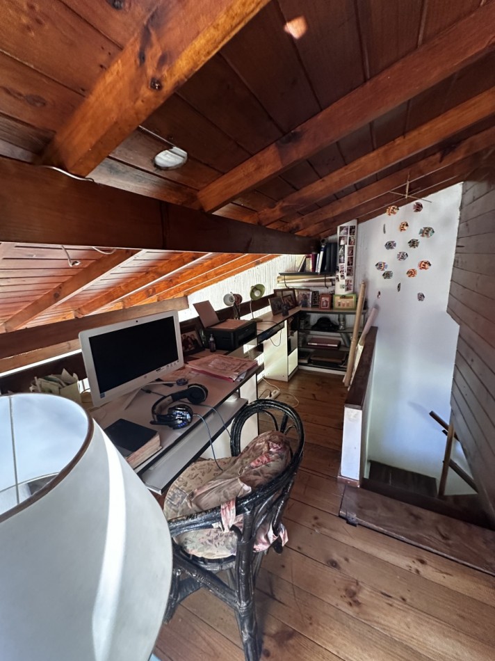 CHALET 5 AMBIENTES DE CATEGORIA CON PARQUE Y PILETA BARRIO LA FLORIDA