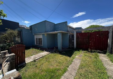 VENTA CASA 3 AMBIENTES CON PARQUE